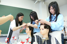 美容学校<br />” width=”225″ height=”149″><br /><img decoding=